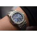 Часы Patek Philippe Nautilus Annual Calendar 5726/1A Gradient Blue 040621